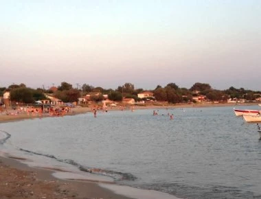 Πύργος: Πανικός από τα ευρήματα στο βυθό παραλίας - Λουόμενοι εντόπισαν οβίδες! (φωτό)